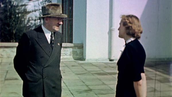 Bild 1 von 3: Für seine Mäzene, Gönner und engen Vertrauten ist Hitler eine Projektionsfläche für ihre politischen Vorstellungen.