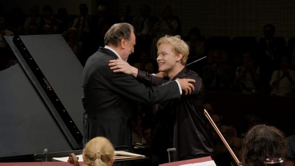 Bild 1 von 4: Riccardo Chailly, Alexander Malofeev