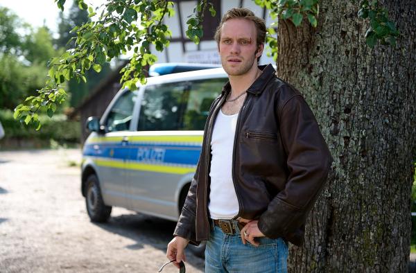 Bild 1 von 8: Erdproben nimmt.