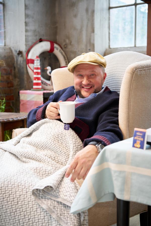 Bild 1 von 7: Sebastian Lege baut Früchtetee nach - ganz ohne Tee und zeigt, dass vor allem Aroma den Geschmack bringt.