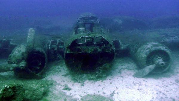 Bild 1 von 3: Wenn Schiffe oder Flieger im Bermuda-Dreieck verschwinden, können oft nur noch ihre Wracks geborgen werden.