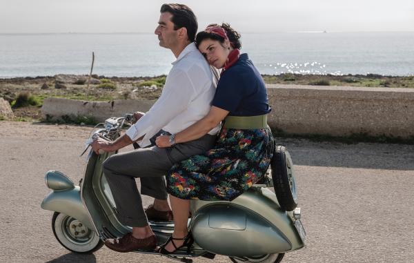 Bild 1 von 15: Aenne (Katharina Wackernagel) genießt Italien und ihre neue Liebe zu Massimo Russo (Michele Cuciuffo).