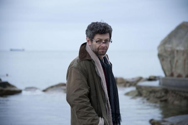 Bild 1 von 4: Dr. Adrian King (Andy Serkis)