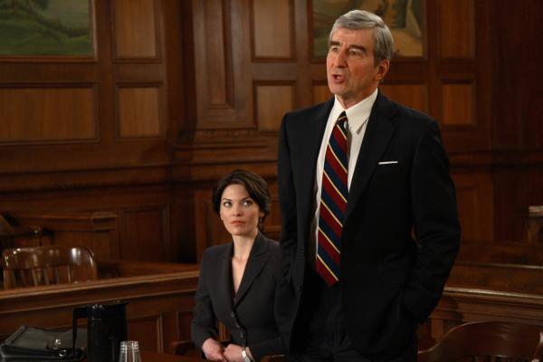 Bild 1 von 13: (l-r) Alana de la Garza as Connie Rubirosa, Sam Waterston as Assistant District Attorney Jack McCoy -- NBC