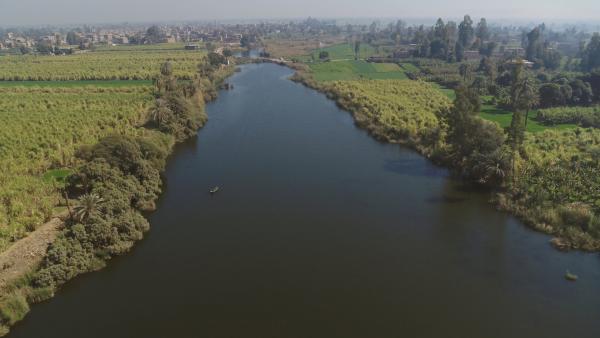 Bild 1 von 4: Der Nil war die Lebensader des Alten Ägyptens. An seinen Ufern ist das Land fruchtbar, dank seiner jährlichen Überschwemmungen. Als diese vor über 4.200 Jahren ausblieben, kam es zu Hungersnöten und politischer Instabilität.