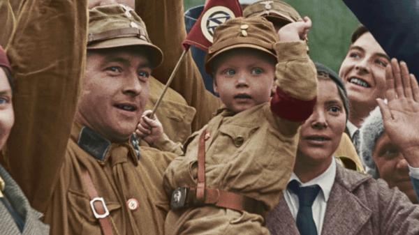 Bild 1 von 2: Die Ideologie des NS-Regimes sollte die Gesellschaft ganzheitlich durchdringen.