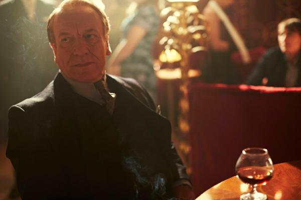 Bild 1 von 6: Thursdays Erzfeind - der berüchtigte Gangster Vic Kasper (Clive Wood) - ist wieder in Oxford aufgetaucht.