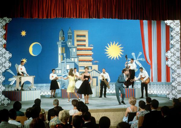 Bild 1 von 7: Im Bild: Cornelia Froboess (Mariandl).