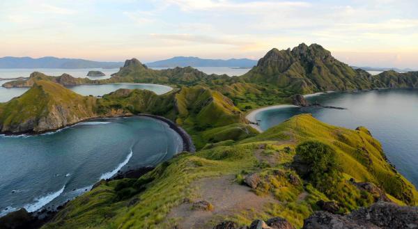Bild 1 von 5: Pulau Padar im Komodo-Nationalpark.