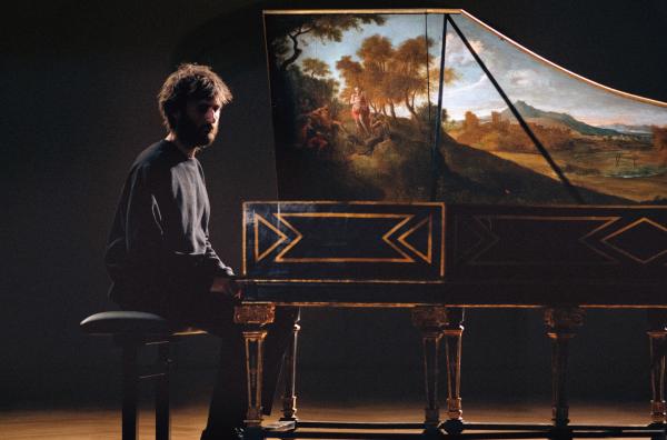 Bild 1 von 3: Der Cembalist Jean Rondeau, der als einer der talentiertesten Interpreten seiner Generation gilt, spielt die Werke von Louis Couperin.