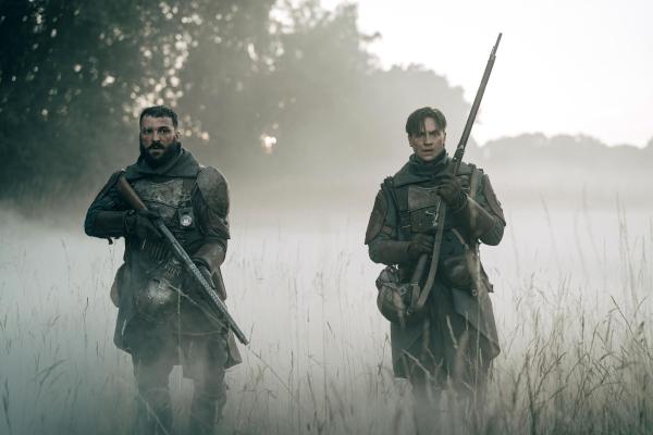 Bild 1 von 6: Djibouti (Thibaut Evrard, l.); Gabriel Ferraud (Louis Peres, r.)