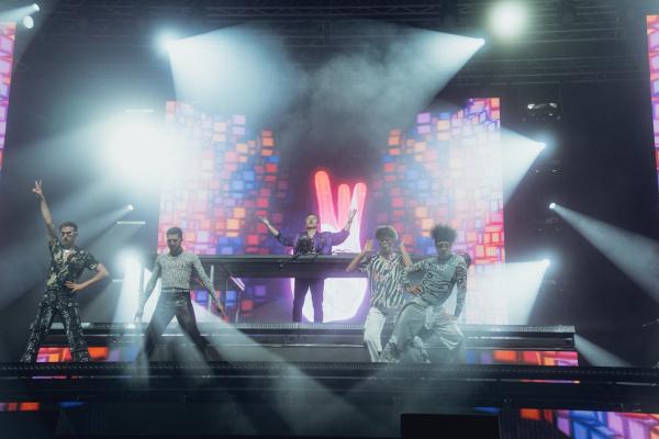 Bild 1 von 2: Purple Disco Machine