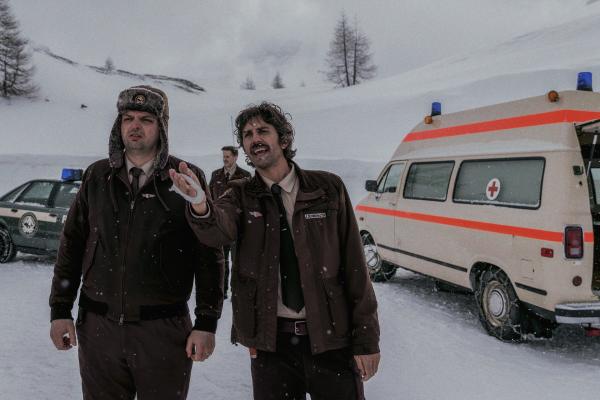 Bild 1 von 1: Am Tatort: Dragan Vujic als Pirmin, David Constantin als Bax.
