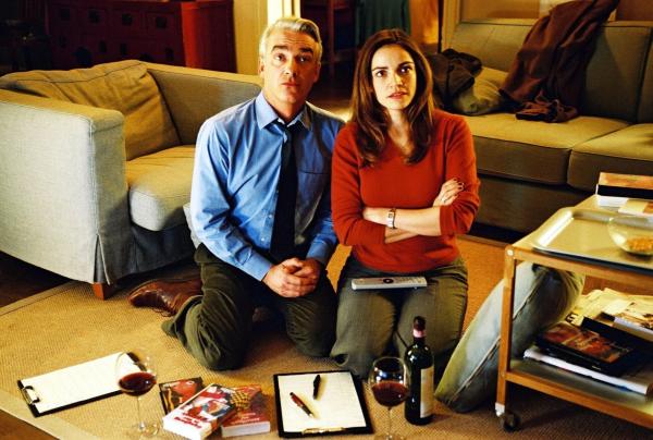Bild 1 von 14: Sandra (Rebecca Immanuel, r.) und Felix (Christoph M. Ohrt, l.) machen sich einen schönen Abend mit den Pornos von ihrem Mandanten Andreas Maurer und seiner Gespielin Jessi Love - und werden dabei zu später Stunde von Patricia überrascht ...
