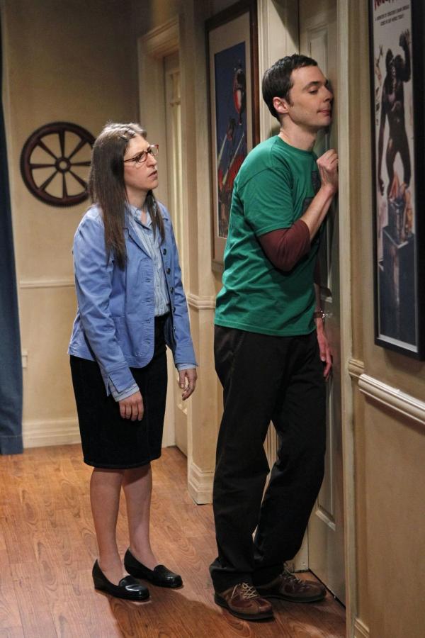 Bild 1 von 27: Sheldon (Jim Parsons, r.) steckt in einer Krise. Doch kann seine Freundin Amy (Mayim Bialik, l.) ihm wieder heraushelfen?