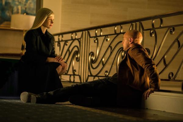 Bild 1 von 12: Vuk (Jessica Chastain, l.); Professor X (James McAvoy, r.)