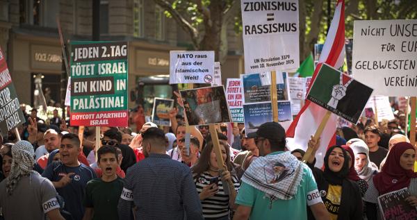 Bild 1 von 5: Berlin, 2019: eine Anti-Israel-Demonstration am Al-Quds-Tag.