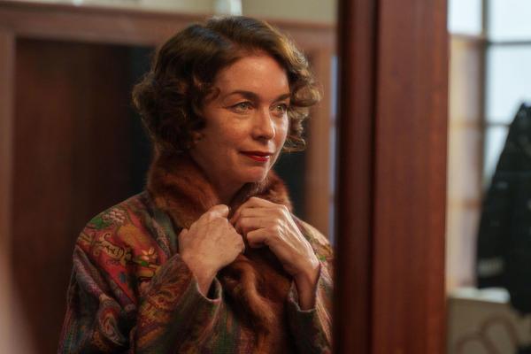 Bild 1 von 8: Kate Galloway (Julianne Nicholson)