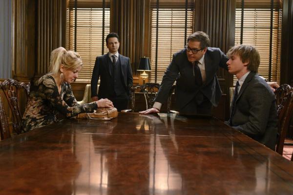 Bild 1 von 11: (v.l.n.r.) Brenda (Dana Eskelson); Benny Colón (Freddy Rodríguez); Dr. Jason Bull (Michael Weatherly); Lucas Schweiger (Christopher Jeffrey Valleroy)