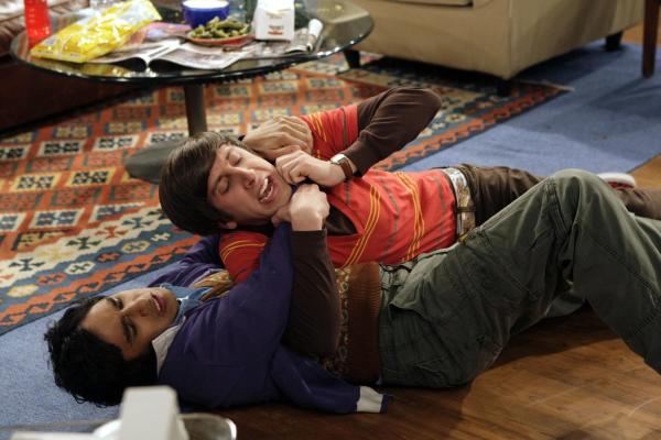 Bild 1 von 21: Howard Wolowitz (Simon Helberg, oben); Rajesh Koothrappali (Kunal Nayyar, unten)