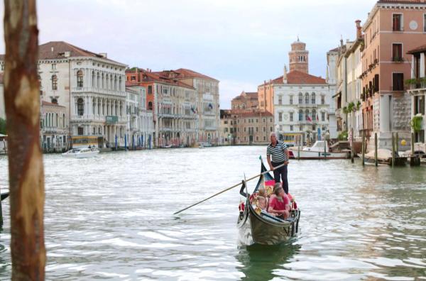 Bild 1 von 1: Gondoliere in Venedig