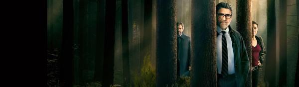 Bild 1 von 13: (1. Staffel) - Three Pines - Ein Fall für Inspector Gamache - Artwork