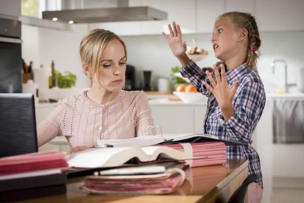 Bild 1 von 11: Chronisch überfordert oder übertrieben fürsorglich und auch unverschämt direkt - \