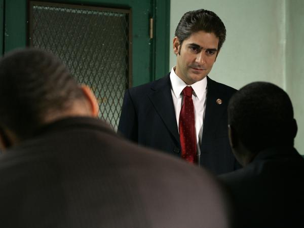 Bild 1 von 3: Michael Imperioli as Det. Nick Falco -- NBC