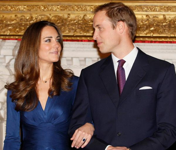 Bild 1 von 1: Die bürgerliche Kate Middleton und Prinz William verloben sich erst nach ungefähr acht Jahren Beziehung.