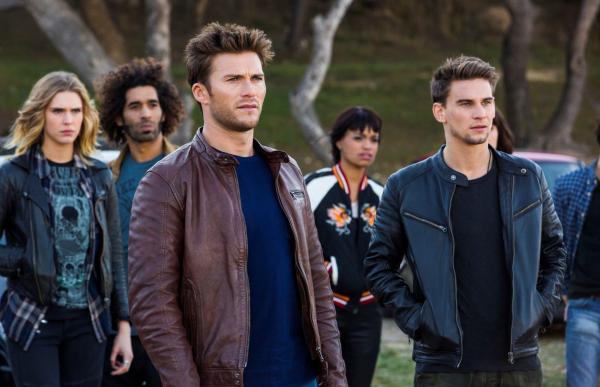 Bild 1 von 3: OVERDRIVE a fim directed by Antonio Negret, with Scott EASTWOOD, Freddie THORP, ?Ana DE ARMAS, ??Gaia WEISS, Simon ABKARIAN...