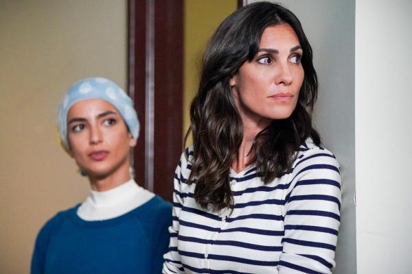 Bild 1 von 16: Im Bild: Medalion Rahimi (Special Agent Fatima Namazi), Daniela Ruah (Special Agent Kensi Blye).