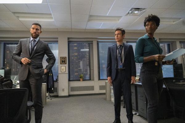Bild 1 von 4: (v.l.n.r.) Special Agent Omar Adom 'OA' Zidan (Zeeko Zaki); Special Agent Stuart Scola (John Boyd); Special Agent Tiffany Wallace (Katherine Renee Kane)
