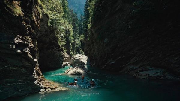 Bild 1 von 5: Ein Canyoning durch die Viamala bietet ein perfektes Naturerlebnis.