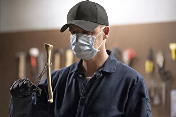 Bild 1 von 10: Der Knochensammler (Brian O'Byrne)