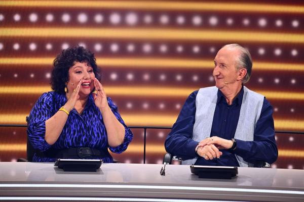 Bild 1 von 7: Meltem Kaptan (l.); Mike Krüger (r.)