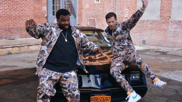 Bild 1 von 18: Doug Judy (Craig Robinson, l.); Jake Peralta (Andy Samberg, r.)