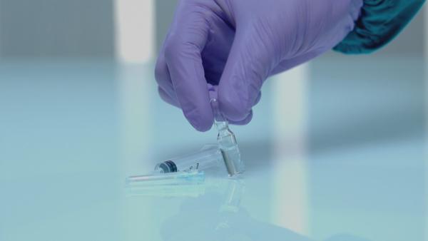 Bild 1 von 3: Im Labor werden Proben der sichergestellten Substanzen analysiert, um die genaue Zusammensetzung und Reinheit festzustellen.