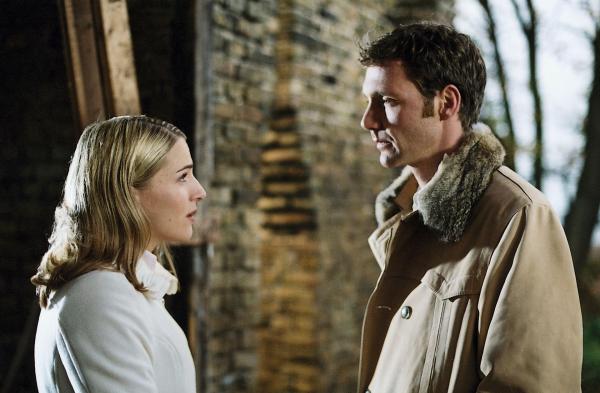 Bild 1 von 1: Oliver (Patrik Fichte, r.) und Bianca (Tanja Wedhorn, l.) an ihrem geheimen Treffpunkt, der alten Ruine.