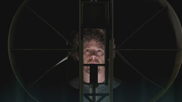 Bild 1 von 4: Großer Lauschangriff: Dr. Sascha Auerbach und seine Kollegen entschlüsseln die mathematische Eleganz des van-Soest-Detektors.