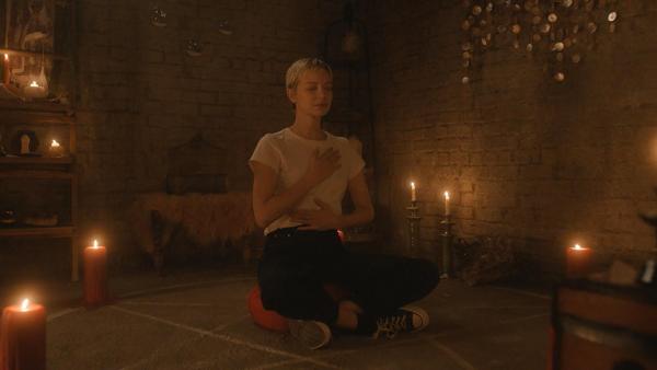 Bild 1 von 6: Sonia Shawcross (Annabelle Dexter-Jones)