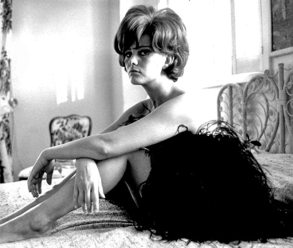 Bild 1 von 4: Im Bild: Claudia Cardinale, die italienische Filmdiva Claudia Cardinale galt als Ikone mediterraner Weiblichkeit. Doch seit ihren ersten Rollen in den frühen 60er Jahren hat sie das Frauenbild im Film völlig verändert.