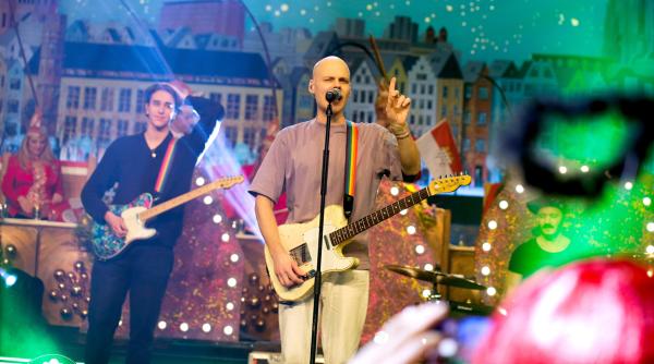 Bild 1 von 2: Die Topstars des Karnevals sind dabei: U. a.  Band \