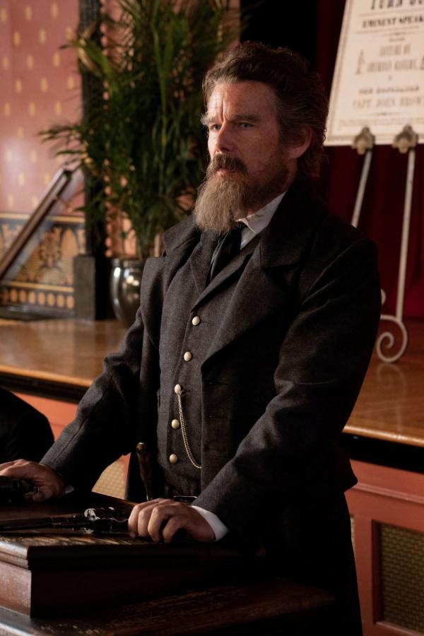 Bild 1 von 9: John Brown (Ethan Hawke)