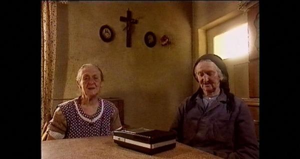 Bild 1 von 1: Die Schwestern Marie Walz, 80 Jahre, und Klara Walz, 71 Jahre.