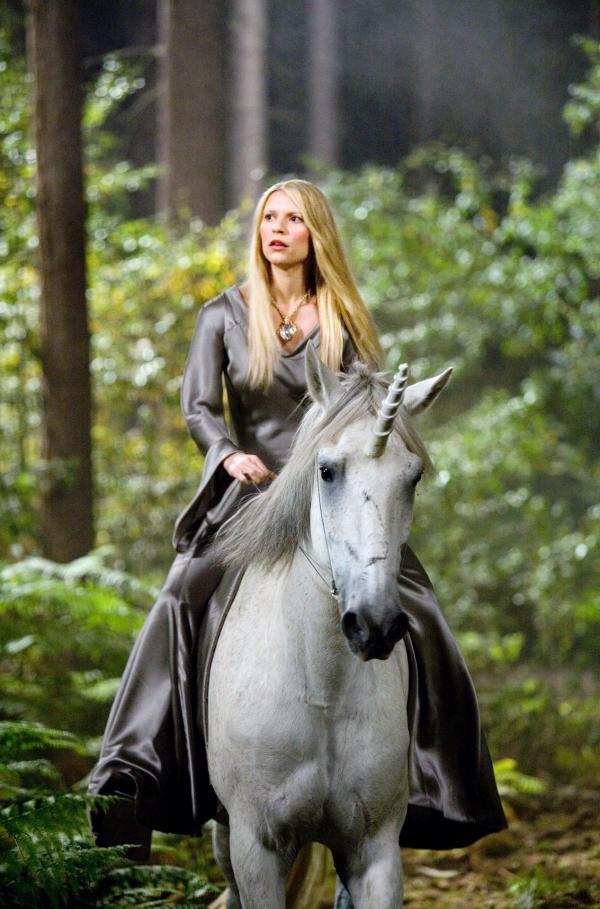 Bild 1 von 7: Auf seiner Suche muss Tristan Thorn feststellen, dass der gefallene Stern eigentlich eine temperamentvolle junge Frau namens Yvaine (Claire Danes) ist.