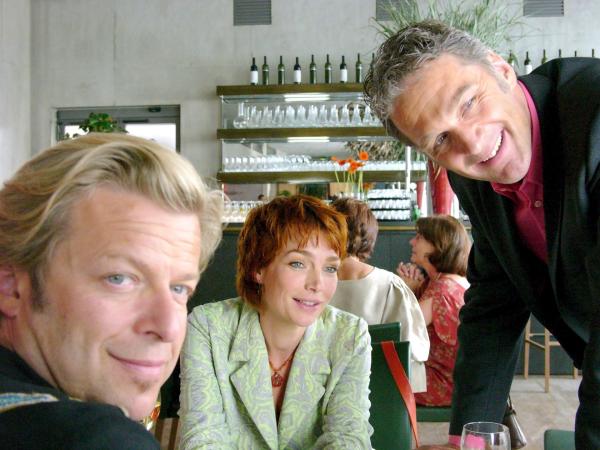 Bild 1 von 10: V. l. n. r.: Janosch (Roland Koch), Caroline (Aglaia Szyszkowitz), Robert (Walter Sittler).