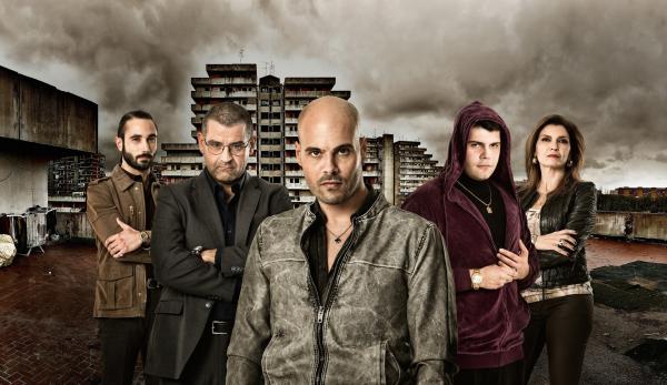 Bild 1 von 3: (v.li.): Marco Palvetti (Salvatore Conte), Fortunato Cerlino (Pietro Savastano), Marco D'Amore (Ciro di Marzio), Salvatore Esposito (Gennaro Savastano), Maria Pia Calzone (Immacolata Savastano)