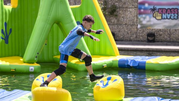 Bild 1 von 1: Der Wasserpark verspricht Action und im Labyrinth darf man die Orientierung nicht verlieren. Wer schafft es, sich den Tagessieg zu schnappen?