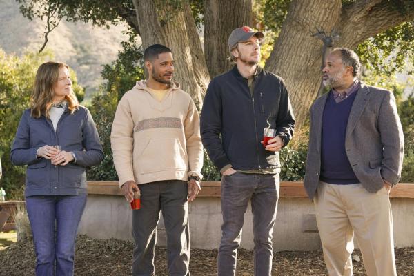 Bild 1 von 13: (v.l.n.r.) Kay Bowman (Lennon Parham); Brandon (Langston Kerman); Mike (Dax Shepard); Pastor Paul (Geoffrey Owens)