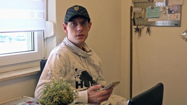 Bild 1 von 4: Pascal (24) will seine Ernährung umstellen. Bisher stand Fast Food fast täglich auf seinem Speiseplan. Das soll sich jetzt ändern..